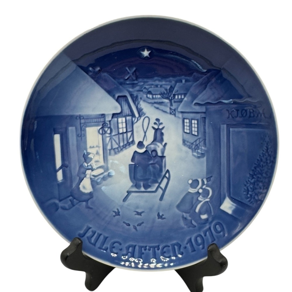 Bing & Grondahl 1979 Christmas Plate Jule After Winter Village Sleigh Blue White